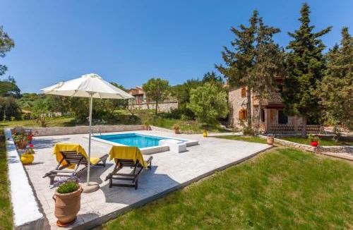 Vasilikos House | Liuba Houses