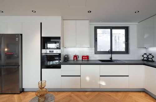 Psirri Apartment | LIV Athinum 1 - Luxury Penthouse Apartment 5B
