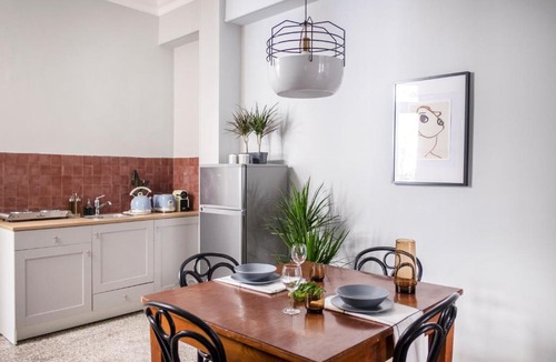 Plaka Apartment | Live Life Ermou