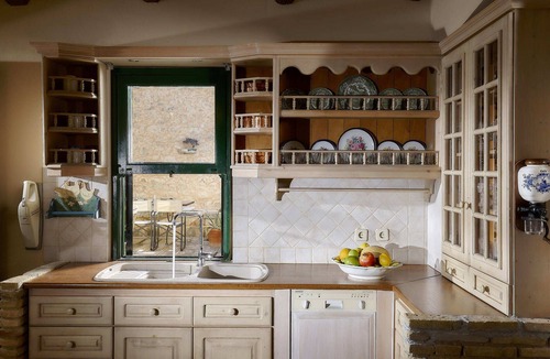 Dhafnes Villa | Live like an 18th century local lord. Experience traditional Cretan local life .
