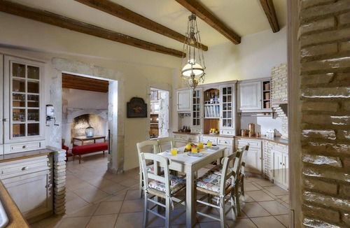 Dhafnes Villa | Live like an 18th century local lord. Experience traditional Cretan local life .
