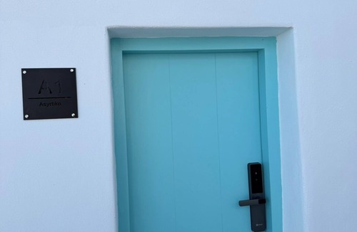 Pyrgos Apartment | LOFT KAVES POOL AND BAR SUITES - ΘΟΛΩΤΟ ΜΕ ΙΔΙΩΤΙΚΗ ΠΙΣΙΝΑ