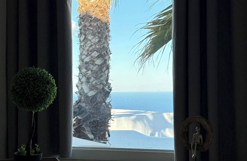Pyrgos Condo | LOFT KAVES POOL AND BAR SUITES-ΣΠΗΛΑΙΩΔΗΣ ΠΑΡΑΔΟΣΙΑΚΗ ΚΑΤΟΙΚΙΑΣ ΜΕ ΘΕΑ ΤΟ ΑΙΓΑΙΟ