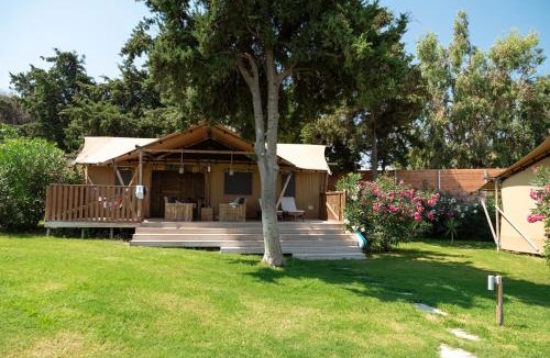 Theologos Cabin | LOGOS Beach Village