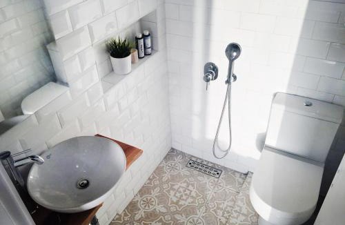 Kini Apartment | Loukia Studios & Suites