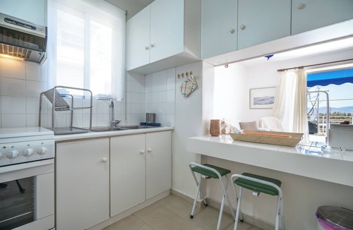 Loutraki-Agioi Theodoroi Apartment | Loutraki 5 person apartment by MPS