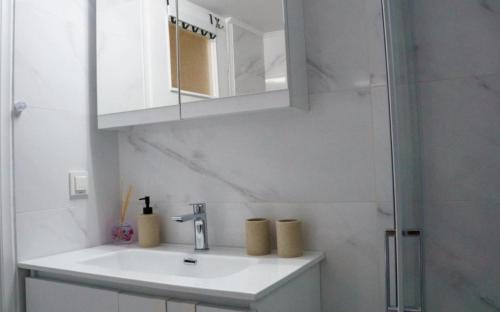 Loutraki Apartment | Loutraki Coastal Apartment Retreat