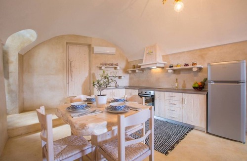 Akrotiri Villa | Love Nest villa in Akrotiri