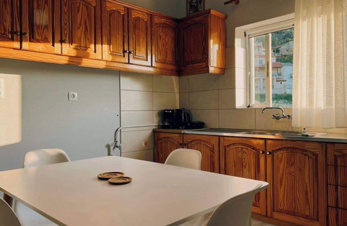 Troezen Apartment | Lovely 2 Bd Home in the Heart of Troezen