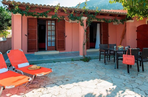 Agios Gordios Cottage | Lovely 2 bedroom cottage just a two minute walk from the beach