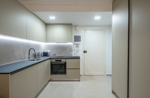 Athens City Centre Apartment | Lovely apartment for couples with garden