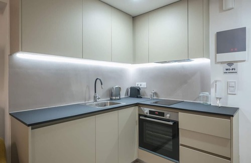 Athens City Centre Apartment | Lovely apartment for couples with garden
