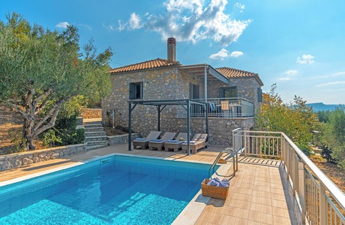 Gialova House | Lovely two bedroom house with private pool and great views
