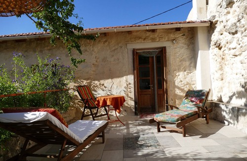 Vlachiana House | Lovingly restored and spacious natural stone house with pleasant summer coolness