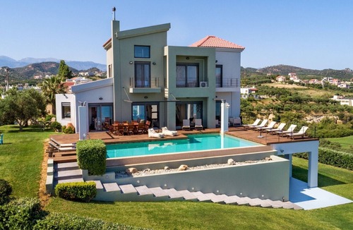 Kato Stalos Villa | Lux Villa ★Heated infinity pool ★ 500mt to Stalos beach★6 bdr & 7 bathrooms