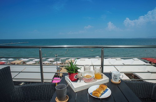 Perea Apartment | LUX VIP APARTMENTS : Studio apartment with sea viewnThe whole apartment
