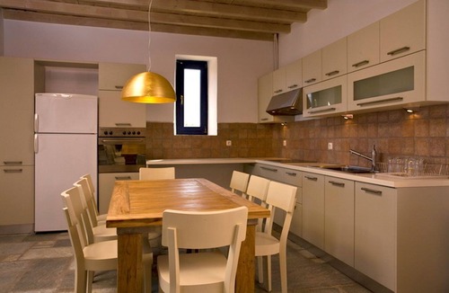 Andros Villa | Luxurios Andros Villa with Sea View | Three Bedrooms and Seaviews