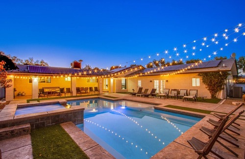 Las Vegas Villa | Luxurious 5 BR, 5.5 BA Villa, Pool, Games, 15 min to LV Strip