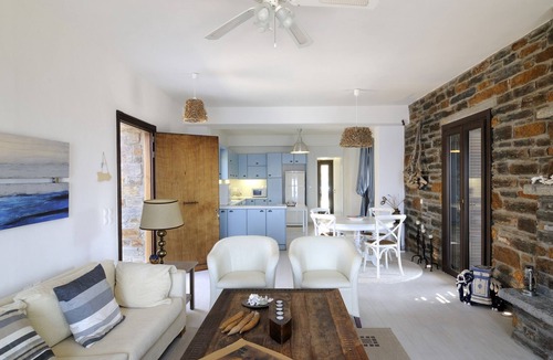 Pisses Villa | Luxurious beachfront villas in secluded area