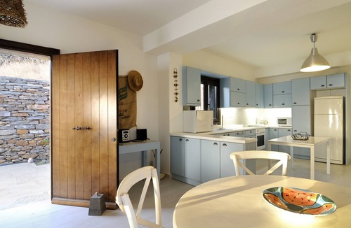 Pisses Villa | Luxurious beachfront villas in secluded area