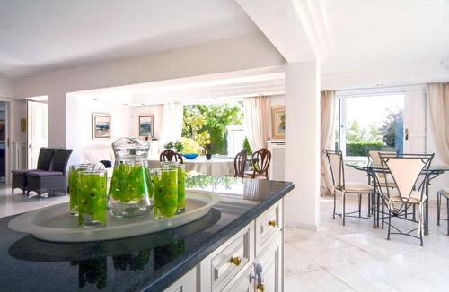Anavyssos Villa | Luxurious Villa in Mavro lithari