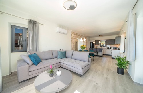 Tzamarelata Villa | Luxurious Villa Loel with amazing sea views