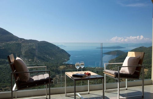 Fternon Villa | LUXURY 3 bedroom villa infinity pool, near Mikros Gialos beach, Sivota & Nidri