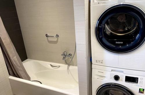 Khalandrion Apartment | Luxury 4BR with 3 Bathrooms Apartment in Marousi