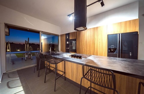 Alikianos Villa | Luxury 6 bedroom villa private heated pool