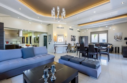 Chania Town Apartment | Luxury apartment in city center with rooftop swimming pool