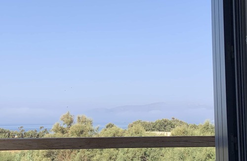 Plaka Villa | Luxury beachfront villa in Naxos for 14 people or kite surfers