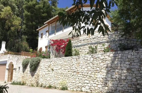 Sivros Villa | Luxury family villa with mountain views near the sea