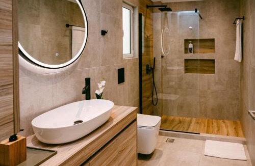 Marousi Apartment | Luxury home in Marousi close to YGEIA & Mitera