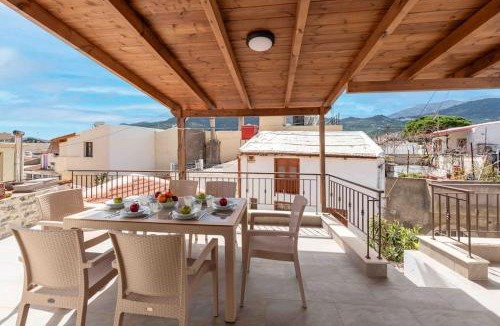 Choumeriakos House | Luxury Limnes Village House
