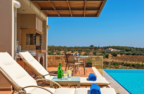 Agia Villa | Luxury modern villa near the beach with huge swimming pool and panoramic view
