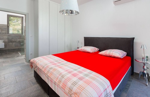 Kalithies Villa | Luxury Modern Villa with Sea View only 7minutes drive from Faliraki city center!