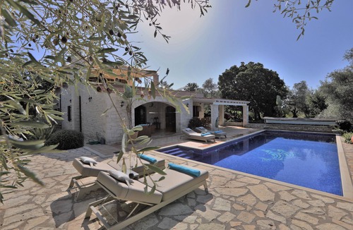 Atsipópoulon Villa | Luxury pool villa, sea view, garden, Crete, close to the beach, heated pool