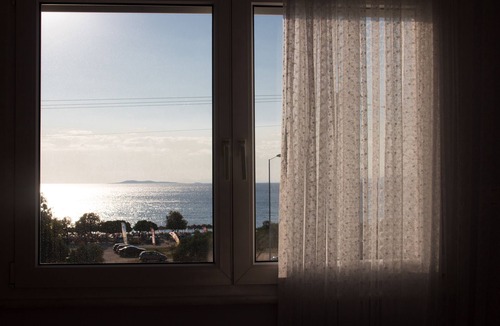 Saronida Apartment | Luxury seaview apartment by the beach