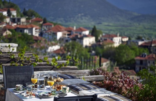 Levidi Villa | LUXURY STONE VILLA IN THE CENTRE OF PELOPONNESE -SUPERIOR SUITE-FAMILY FRIENDLY