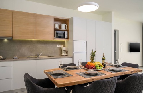 Platanias Town Apartment | Luxury Suites | Modern Athina Suites In Platanias with Pool