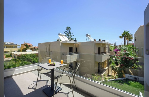 Platanias Town Apartment | Luxury Suites | Modern Athina Suites In Platanias with Pool