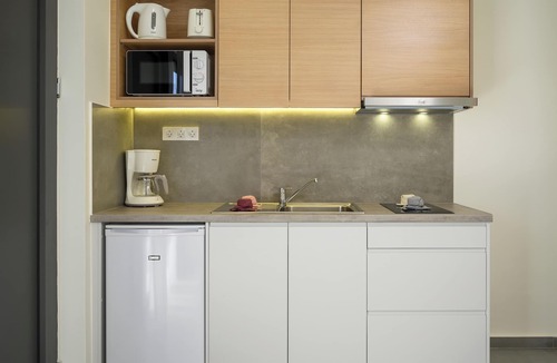 Platanias Town Apartment | Luxury Suites | Modern Athina Suites In Platanias with Pool