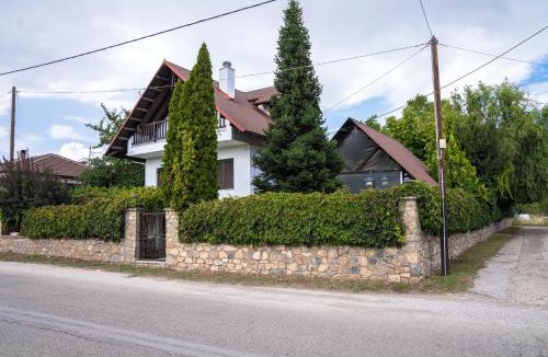 Kastoria Villa | Luxury Traditional Villa