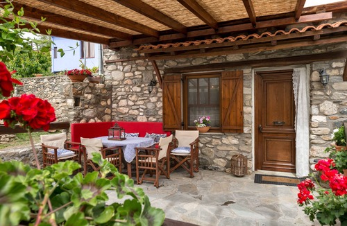 Vrasna House | Luxury Traditional Stone House in Vrasna
