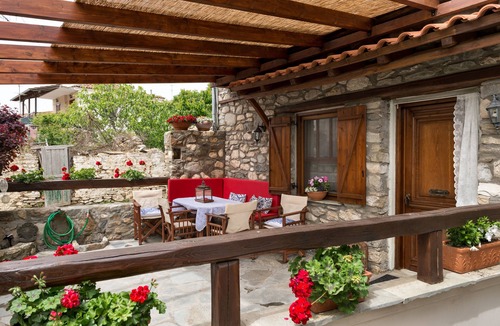 Vrasna House | Luxury Traditional Stone House in Vrasna