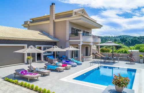 Termenades Villa | Luxury Villa Matzourana - Exclusive Villa by the Sea with swimming pool on Corfu Island, Greece