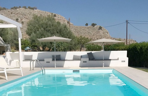Lardos House | Luxury Villa Nikos with heated pool & sea view for friends & families