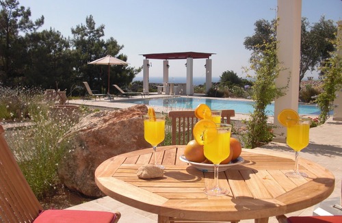 Archangelos Villa | Luxury Villa. Overlooks Tsampika Beach. Large private pool. 4 bedrooms.