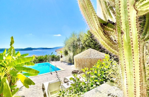 Perigiali Villa | Luxury Villa San George with private pool
