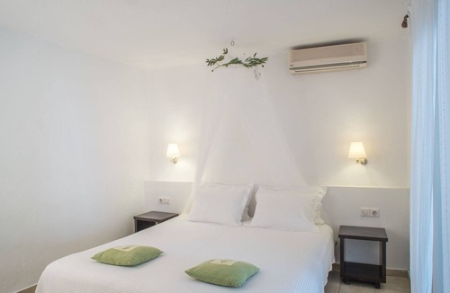 Kanapitsa Villa | Luxury Villa Skiathos |Two-Bedroom Suite Dyo |Vromolimnos